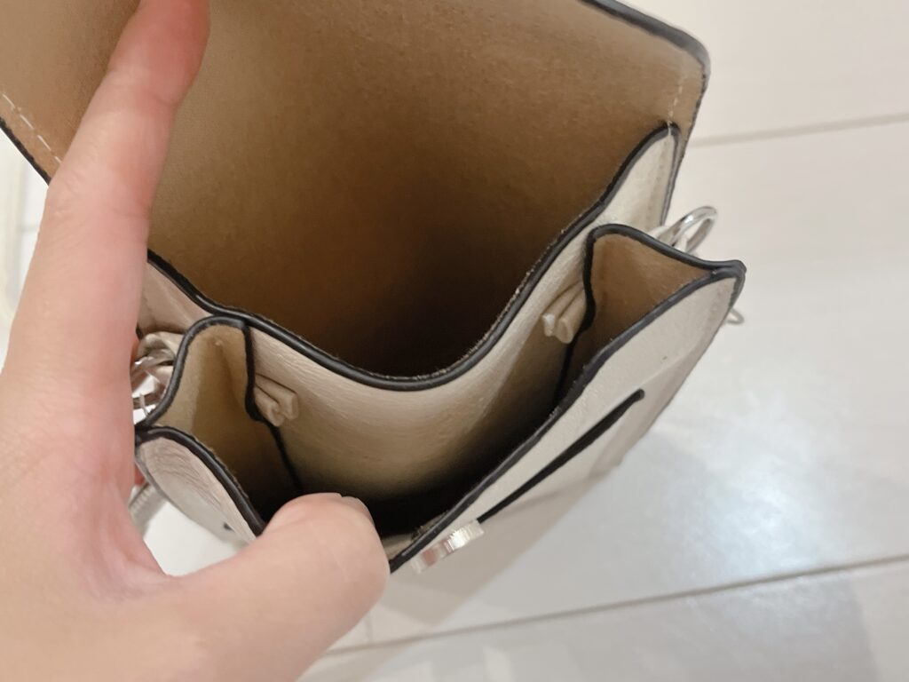 SHEIN携帯カバン
