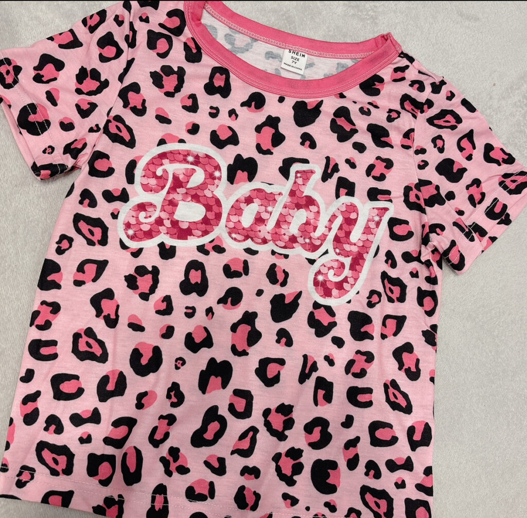 子供ヒョウ柄服